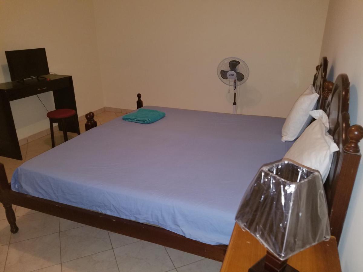 Chez Albino Guest House Сао Филипе Екстериор снимка