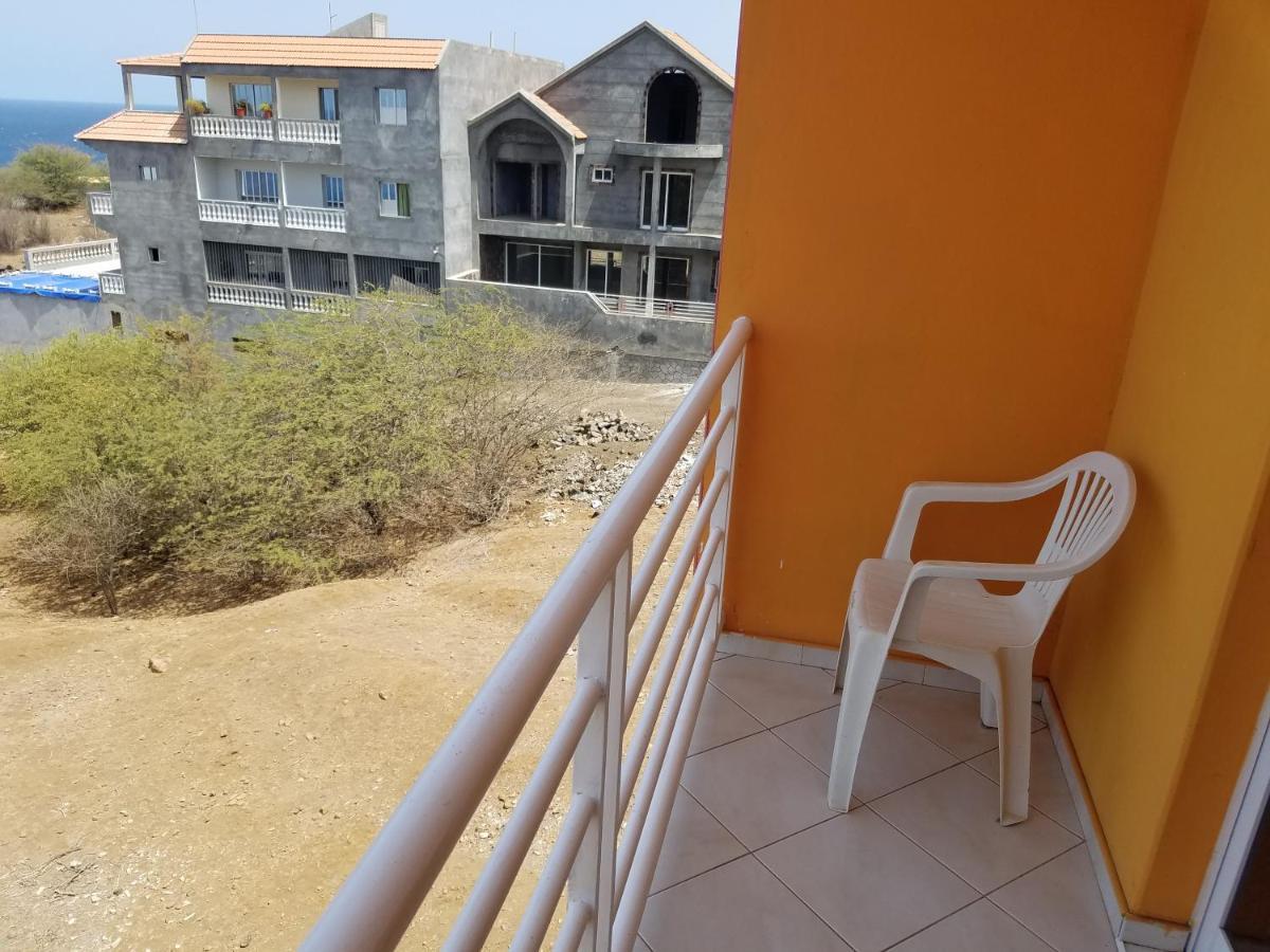 Chez Albino Guest House Сао Филипе Екстериор снимка