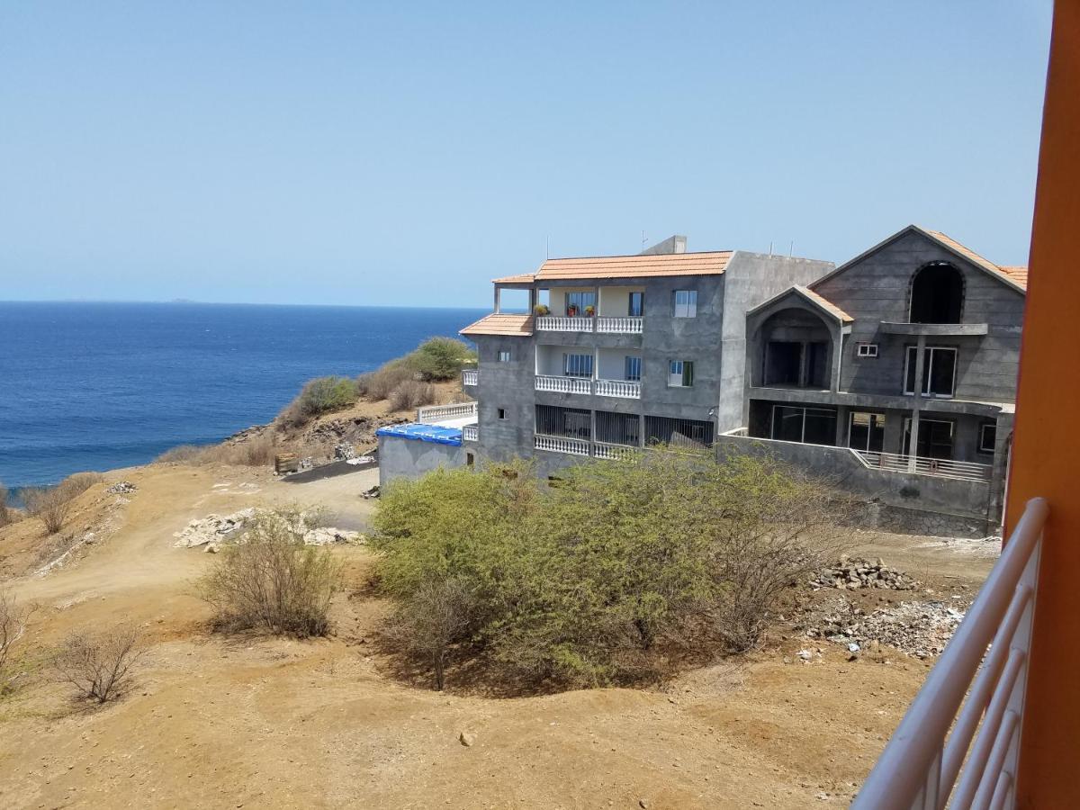 Chez Albino Guest House Сао Филипе Екстериор снимка