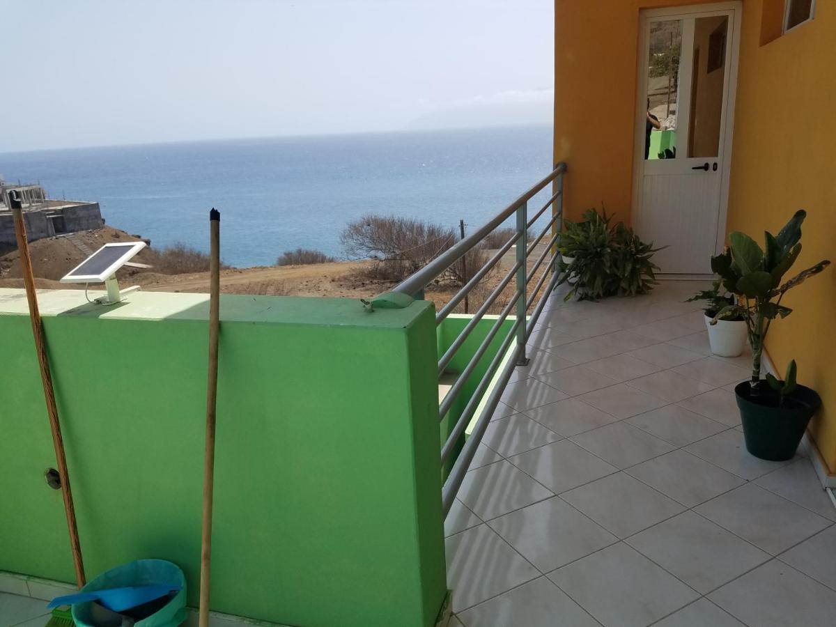 Chez Albino Guest House Сао Филипе Екстериор снимка