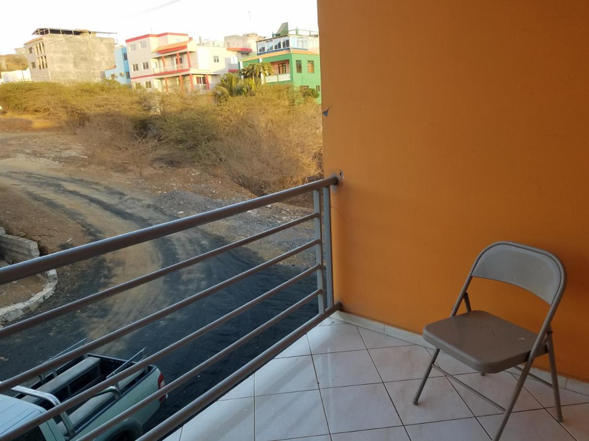 Chez Albino Guest House Сао Филипе Екстериор снимка