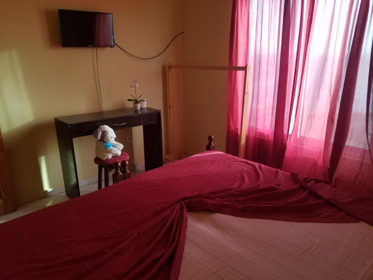 Chez Albino Guest House Сао Филипе Екстериор снимка