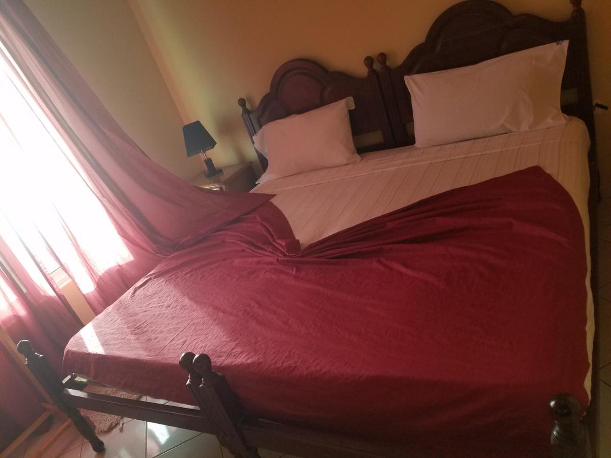 Chez Albino Guest House Сао Филипе Екстериор снимка
