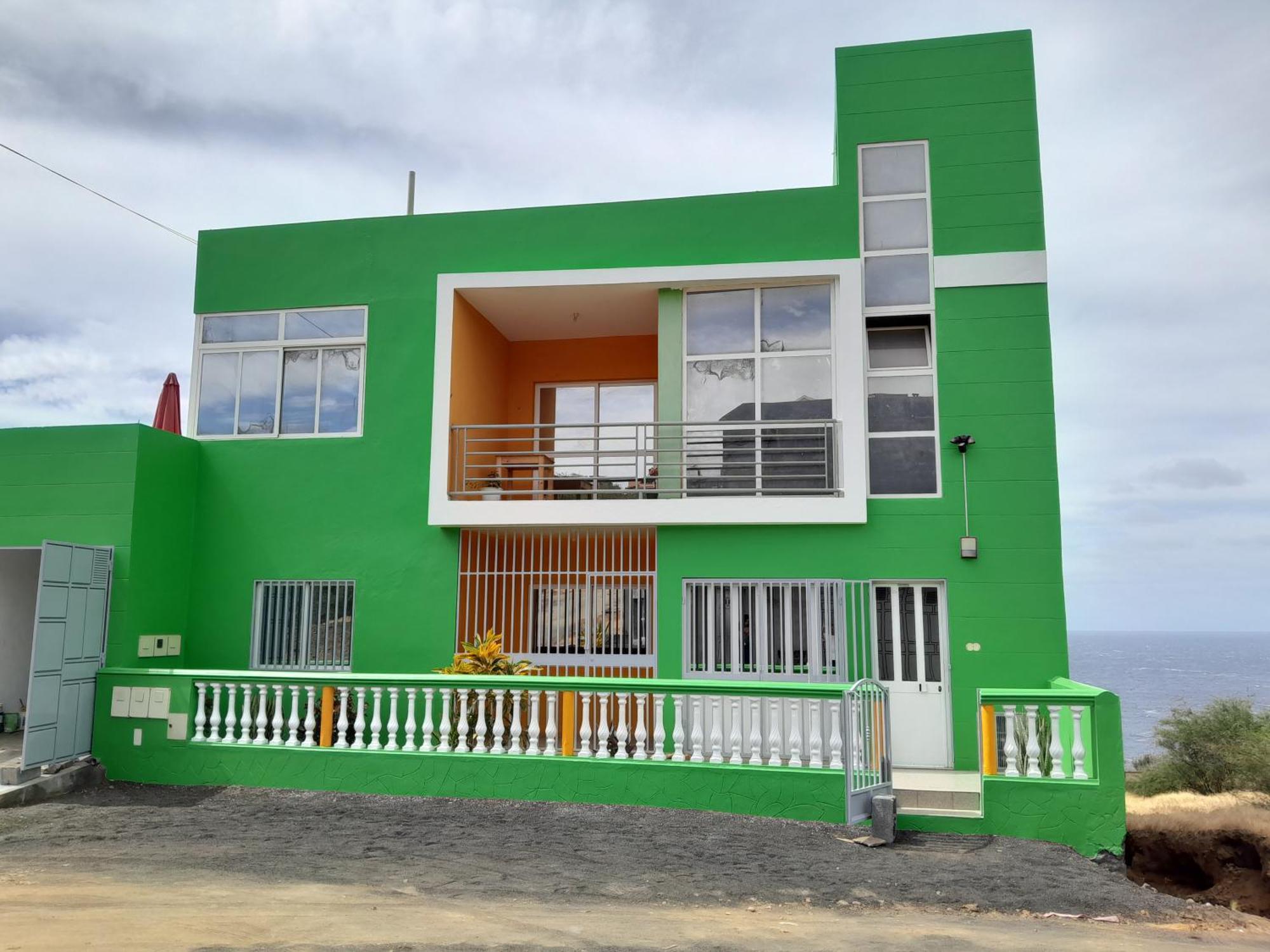 Chez Albino Guest House Сао Филипе Екстериор снимка